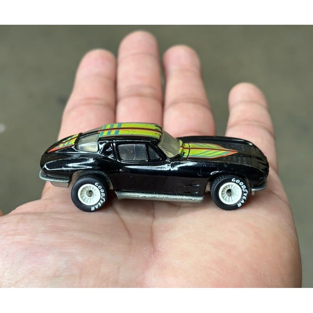 Hot Wheels 1979 Split Window Stingray Corvette Black Green